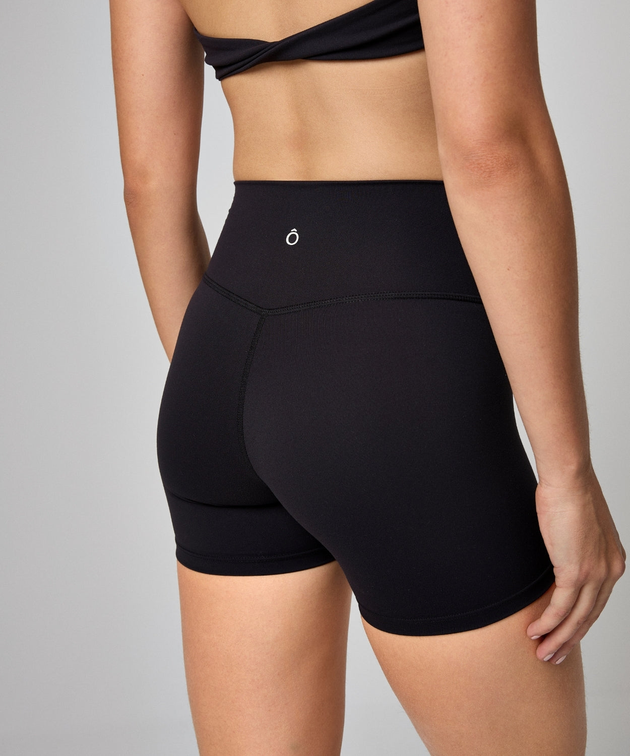 Solene Shorts in Black, back view, ÔNNE activewear