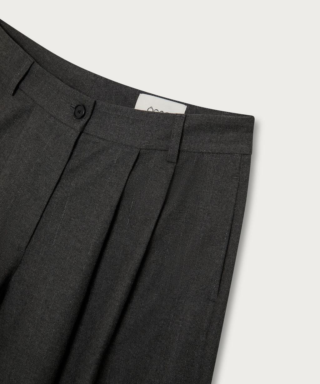 The Straight Leg Tailored Trouser grey