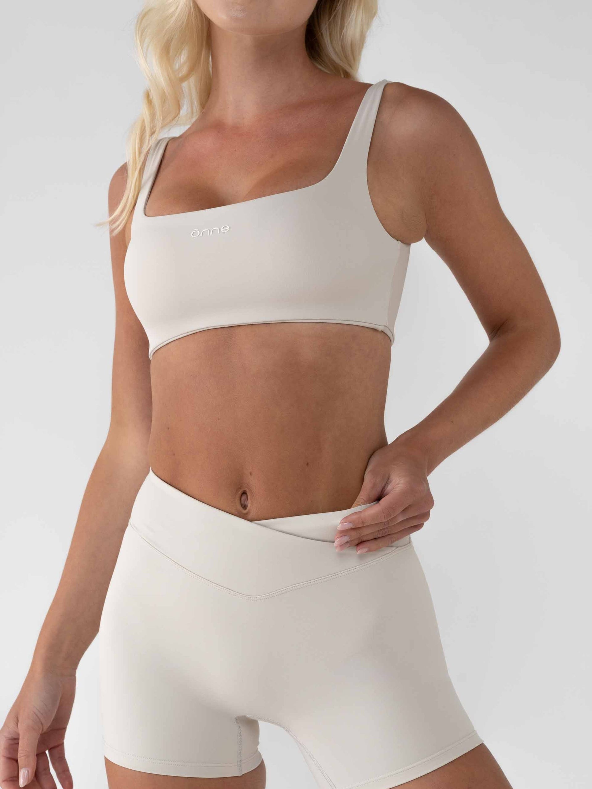 Marlo Shorts in Light Khaki, ÔNNE activewear