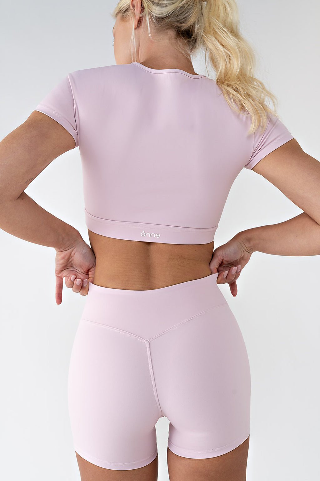 Race Shorts in Peach Pink, ÔNNE activewear