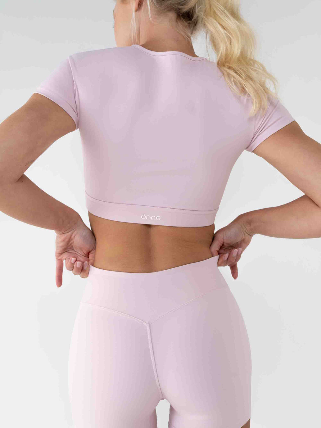 Race Shorts in Peach Pink, ÔNNE activewear